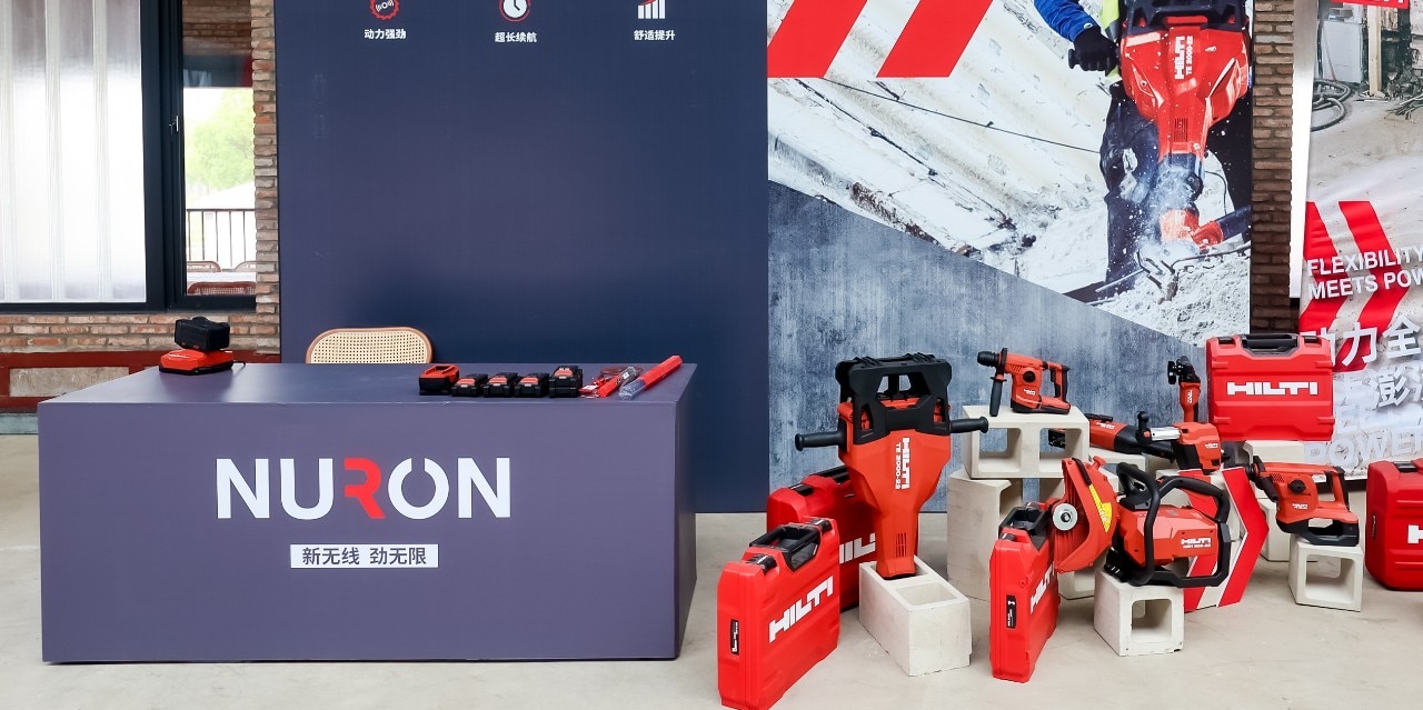 喜利得集團預埋槽事業部總負責人Simon Rolshoven、蘇州工廠總經理Heinz Nieder、喜利得中國總經理夏岱為新工廠剪彩